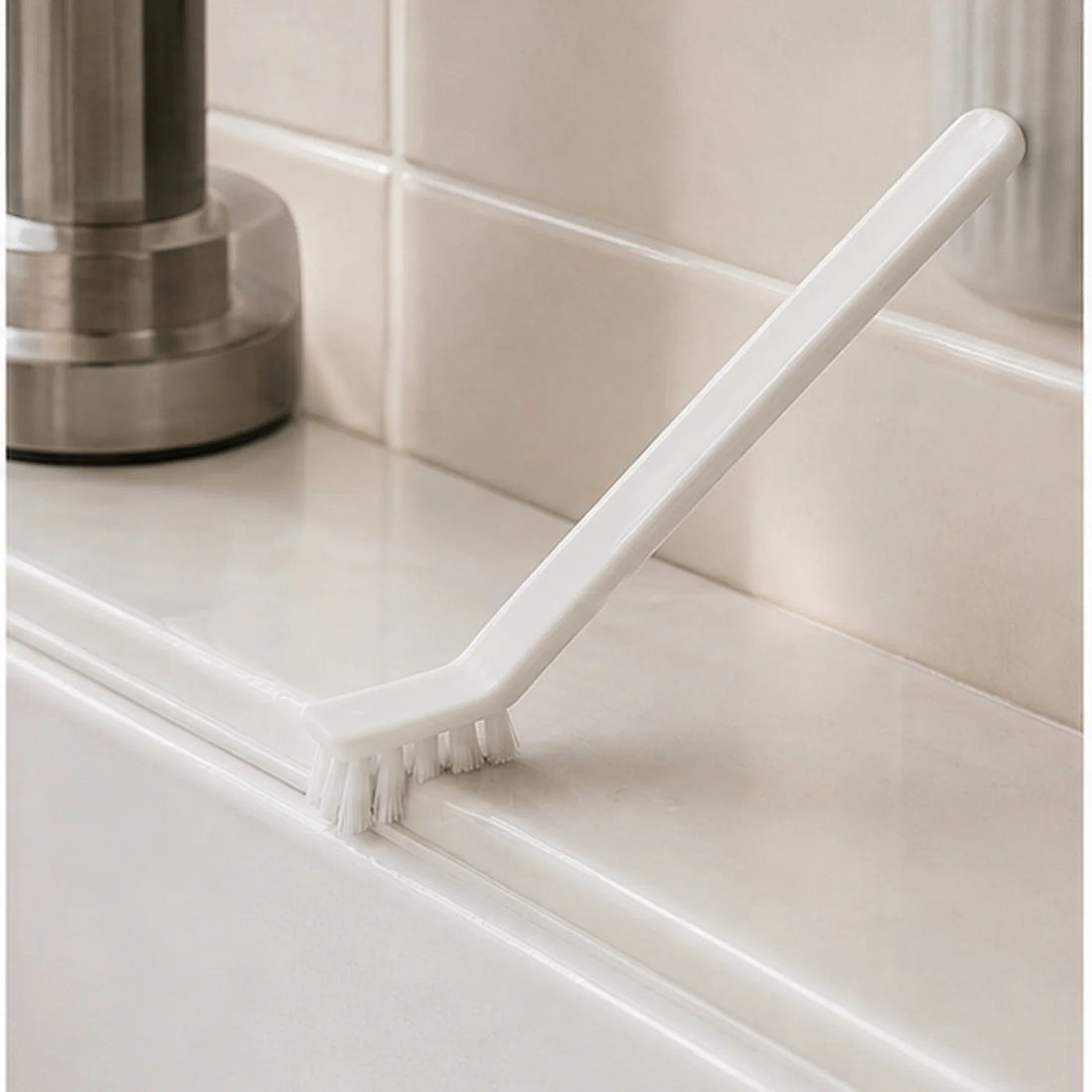 White Crevice Gap Cleaning Brush