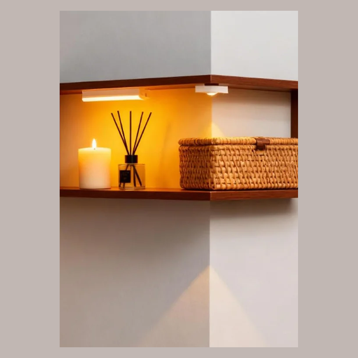 Cozy Haven Corner Storage Shelf - Wall Mounted Display Stand for Bedroom supplier reference 1PC