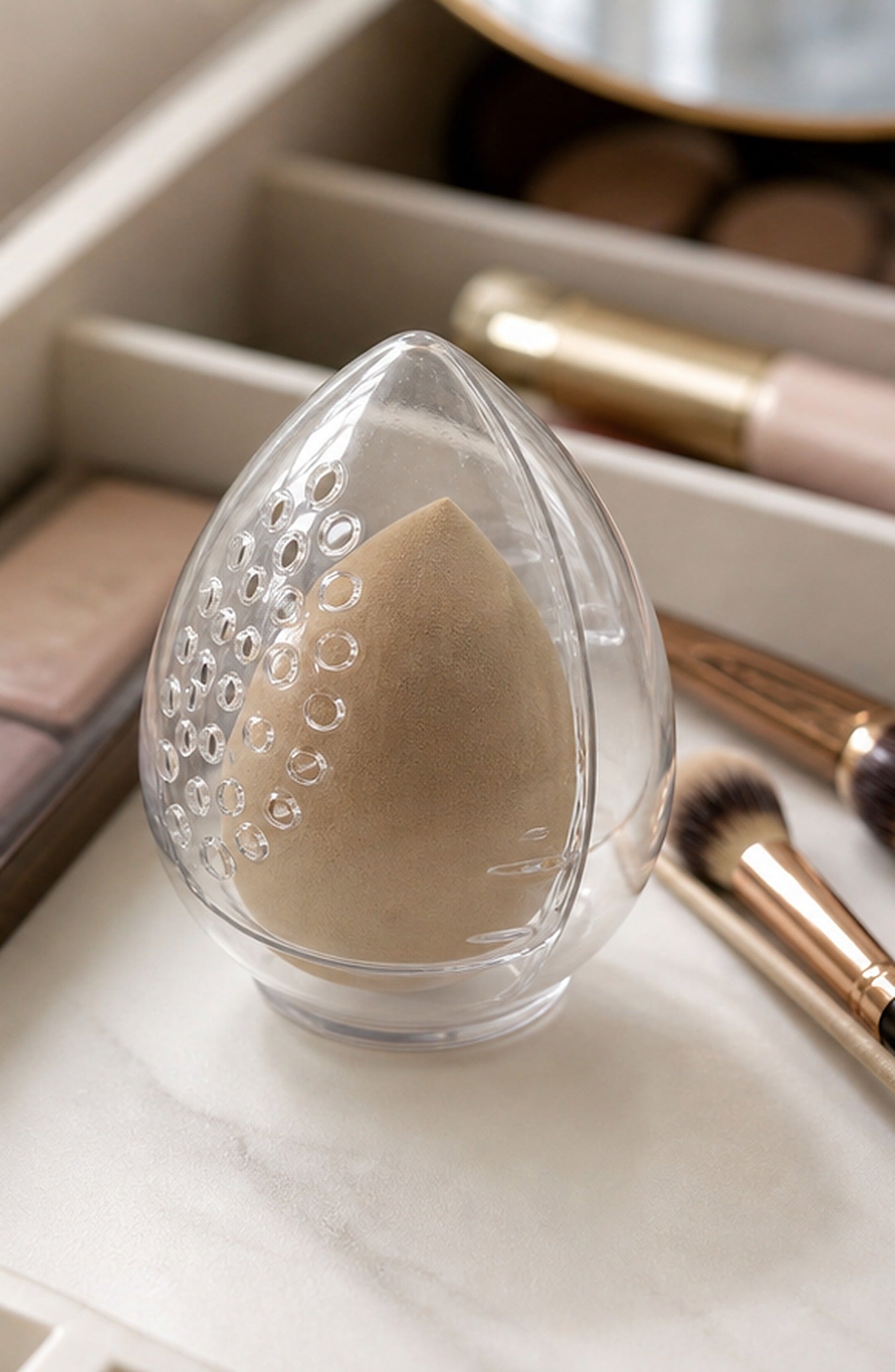 Cozy Haven Clear Teardrop Makeup Sponge Holder lifestyle image 2