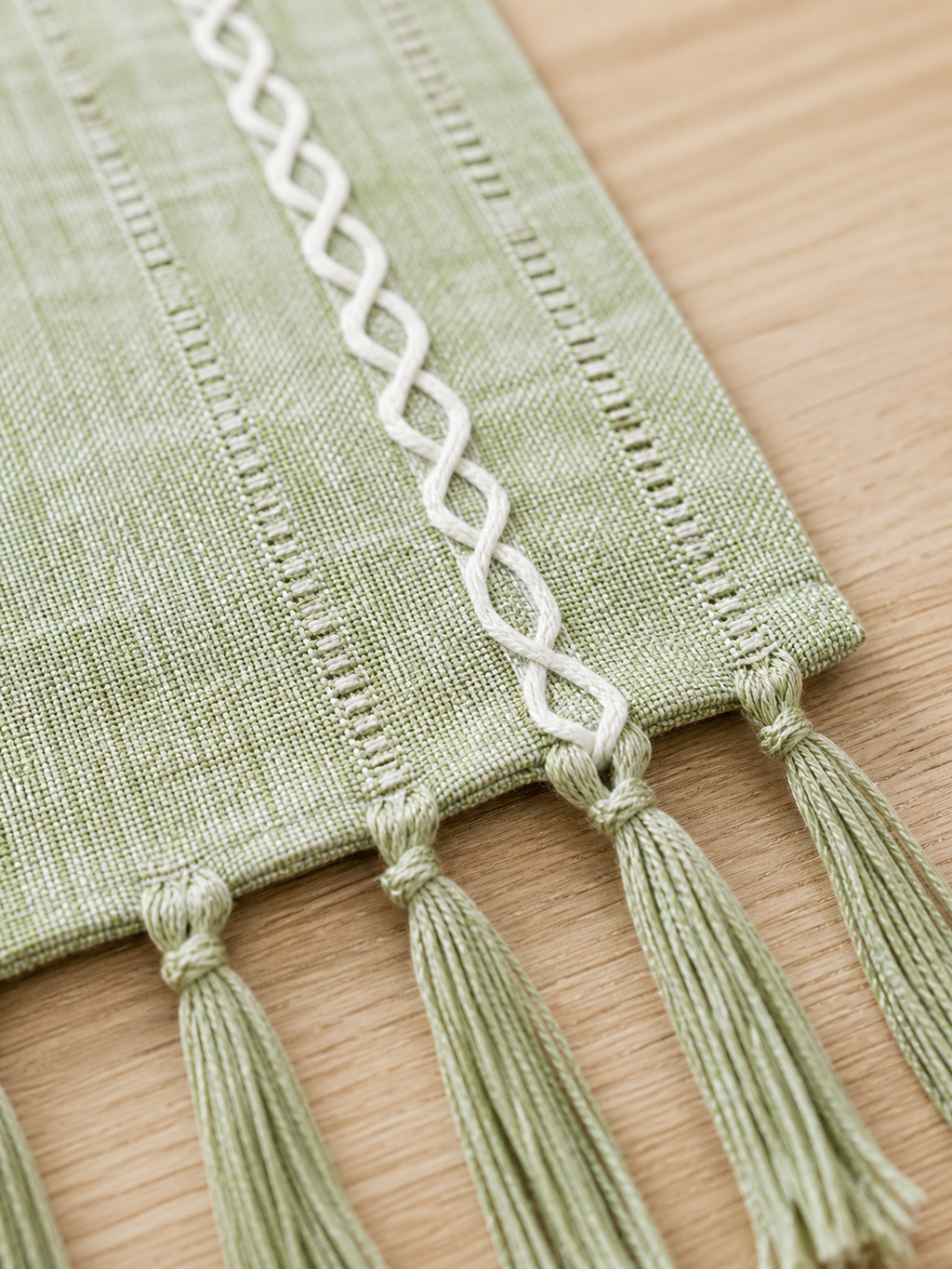 Table Runner — Boho Tassel - green b tassel weave detail