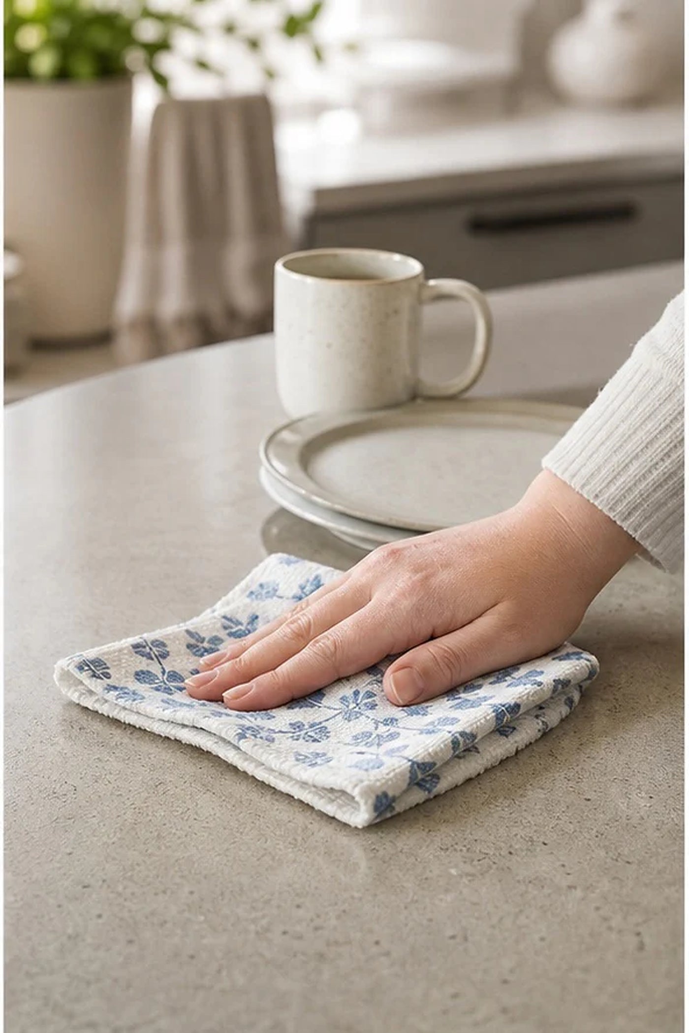 Cozy Haven Reusable Cleaning Cloths - 5 Piece Set lifestyle image 2