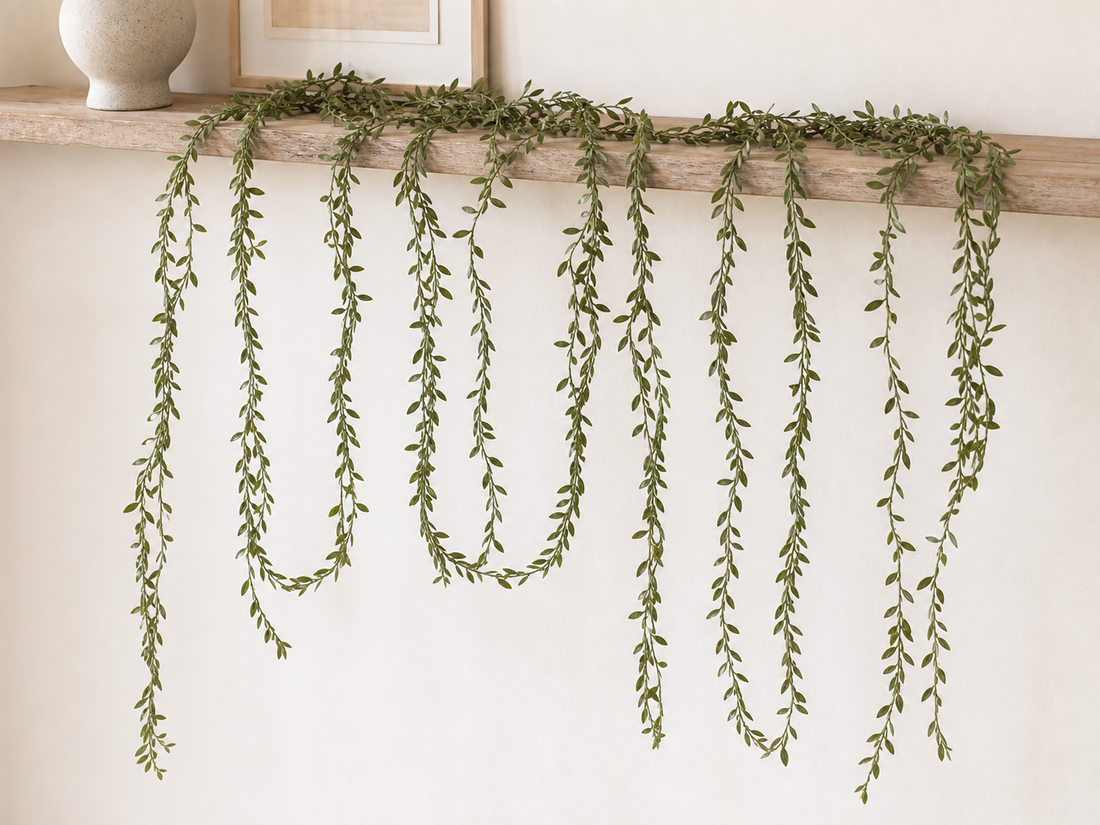 Christmas Decorations — Fabric Leaf Garland Ribbon