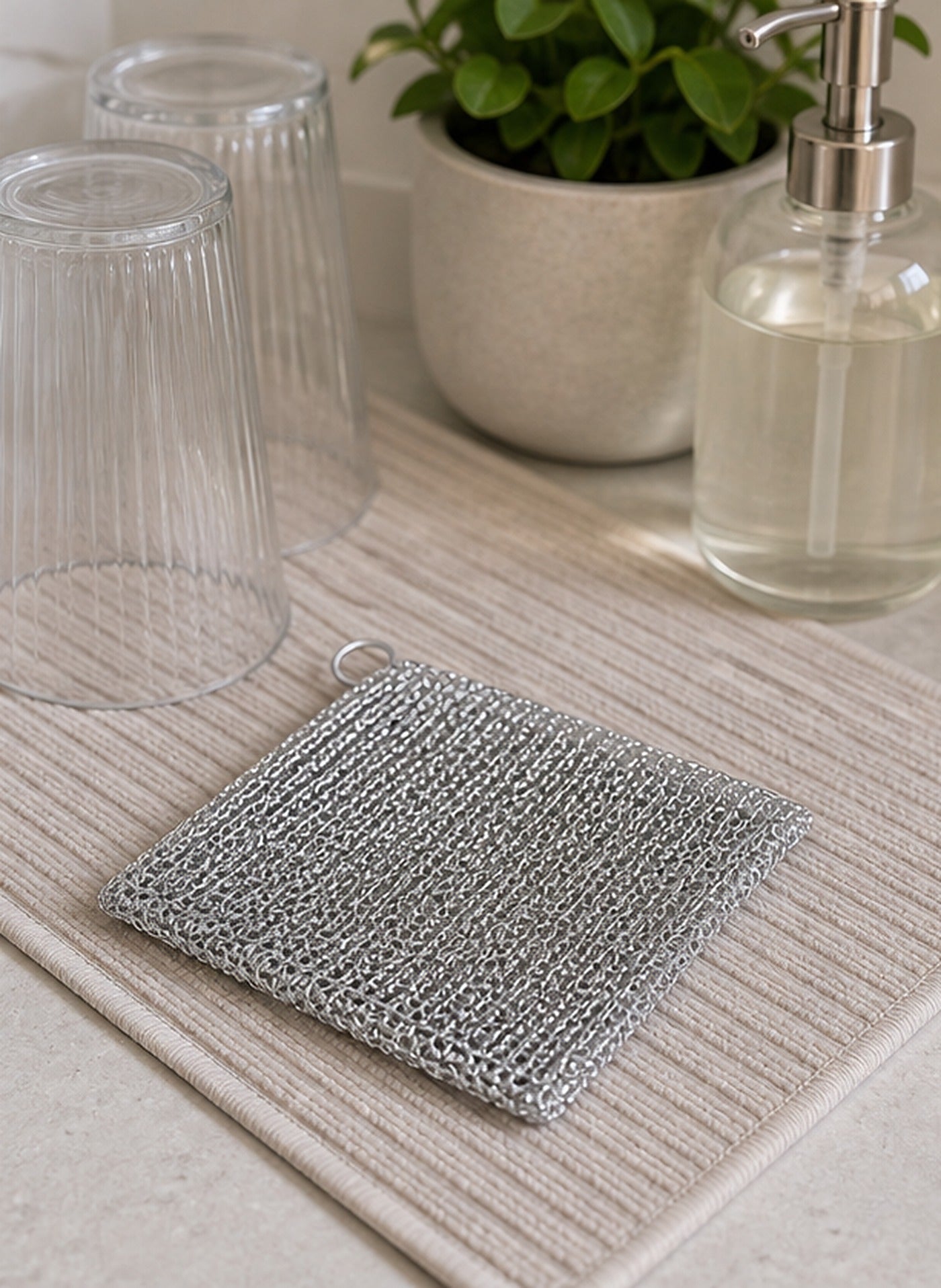 Cozy Haven Silver Wire Cleaning Cloth Set lifestyle image 3
