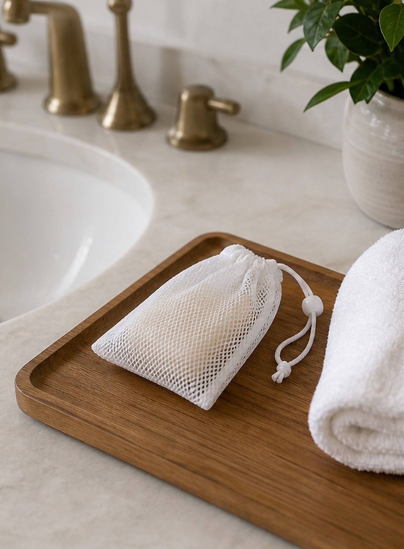 Cozy Haven White Mesh Soap Saver Bags lifestyle image 2